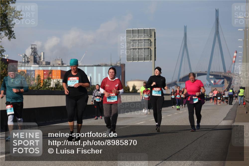 03.10.2025 - Köhlbrandbrückenlauf Luisa Fischer http://msf.ph/oto/8985870 03.10.2025 11:18:06 Position 3 8433, 2288 meine-sportfotos.de