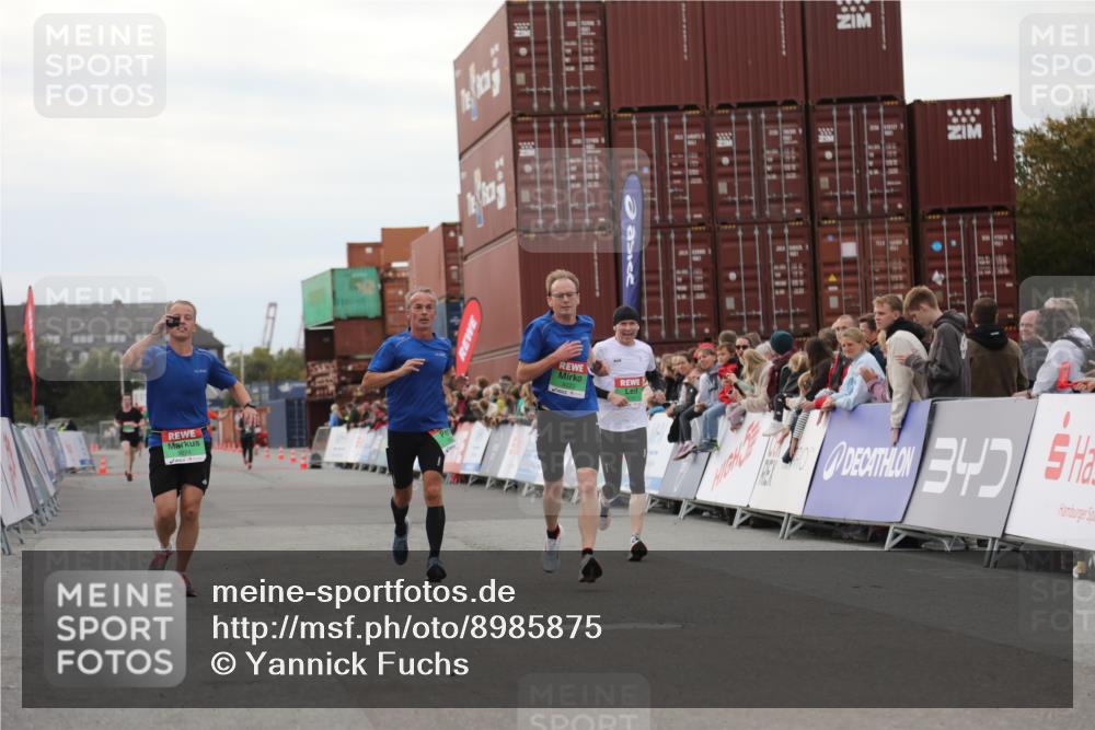 03.10.2025 - Köhlbrandbrückenlauf Yannick Fuchs http://msf.ph/oto/8985875 03.10.2025 15:58:08 Ziel 7029, 7352, 7614, 8761, 9223, 9224, 9227 meine-sportfotos.de