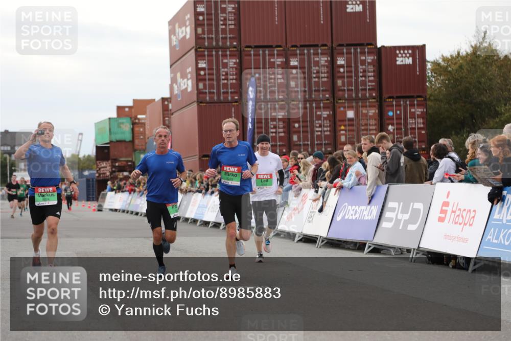 03.10.2025 - Köhlbrandbrückenlauf Yannick Fuchs http://msf.ph/oto/8985883 03.10.2025 15:58:09 Ziel 7352, 7614, 8761, 9223, 9224, 9227 meine-sportfotos.de