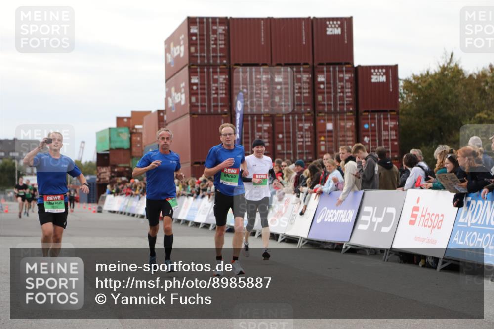 03.10.2025 - Köhlbrandbrückenlauf Yannick Fuchs http://msf.ph/oto/8985887 03.10.2025 15:58:09 Ziel 7352, 7614, 8761, 9223, 9224, 9227 meine-sportfotos.de