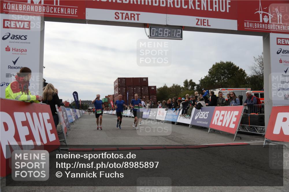03.10.2025 - Köhlbrandbrückenlauf Yannick Fuchs http://msf.ph/oto/8985897 03.10.2025 15:58:10 Ziel 7096, 7352, 7614, 8761, 9223, 9224, 9227 meine-sportfotos.de