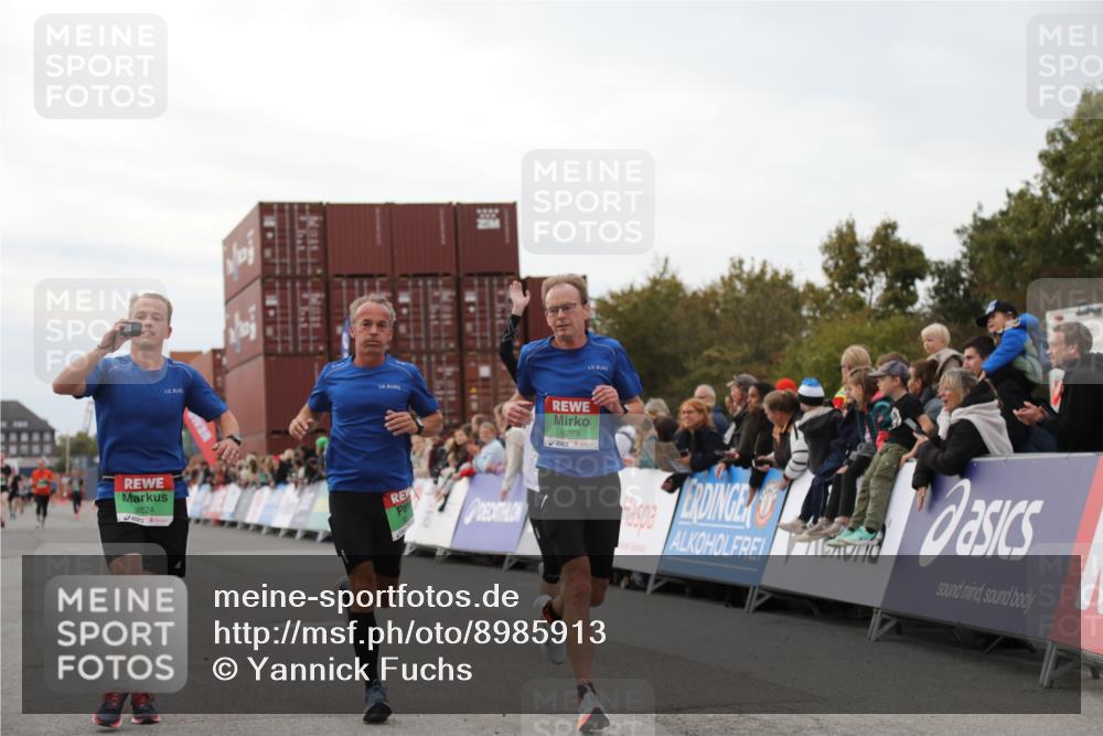 03.10.2025 - Köhlbrandbrückenlauf Yannick Fuchs http://msf.ph/oto/8985913 03.10.2025 15:58:11 Ziel 7096, 8761, 9223, 9224, 9227 meine-sportfotos.de