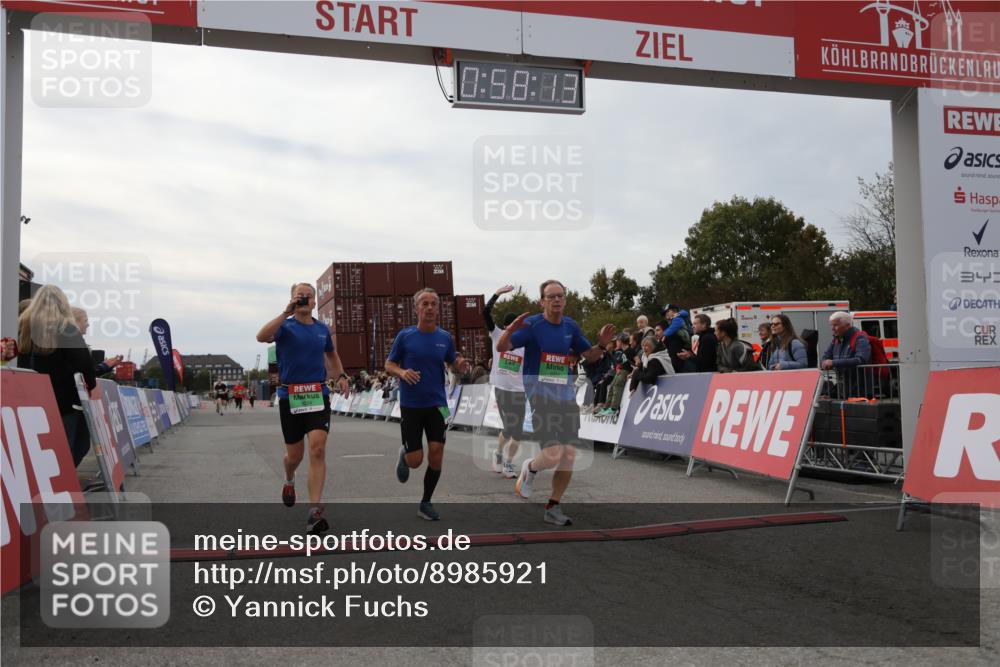 03.10.2025 - Köhlbrandbrückenlauf Yannick Fuchs http://msf.ph/oto/8985921 03.10.2025 15:58:11 Ziel 7096, 8761, 9223, 9224, 9227 meine-sportfotos.de