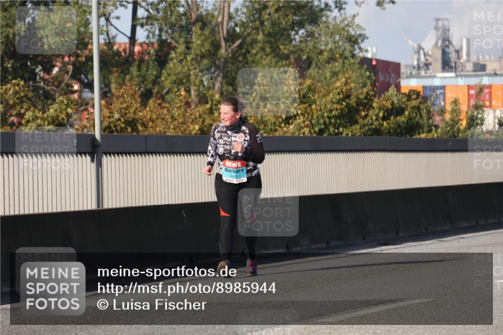 03.10.2025 - Köhlbrandbrückenlauf Luisa Fischer http://msf.ph/oto/8985944 03.10.2025 11:18:18 Position 3 2555 meine-sportfotos.de