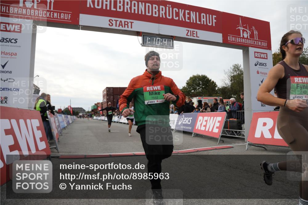 03.10.2025 - Köhlbrandbrückenlauf Yannick Fuchs http://msf.ph/oto/8985963 03.10.2025 16:10:39 Ziel 7534, 7549, 7552, 7562, 8153, 8798, 8950, 9652 meine-sportfotos.de