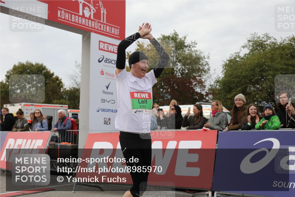 03.10.2025 - Köhlbrandbrückenlauf Yannick Fuchs http://msf.ph/oto/8985970 03.10.2025 15:58:13 Ziel 7096, 8761, 9223, 9224, 9227 meine-sportfotos.de