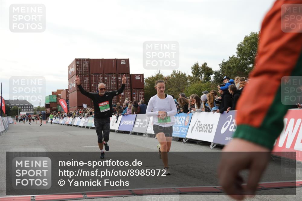 03.10.2025 - Köhlbrandbrückenlauf Yannick Fuchs http://msf.ph/oto/8985972 03.10.2025 16:10:40 Ziel 7534, 7549, 7552, 7562, 8153, 8950 meine-sportfotos.de