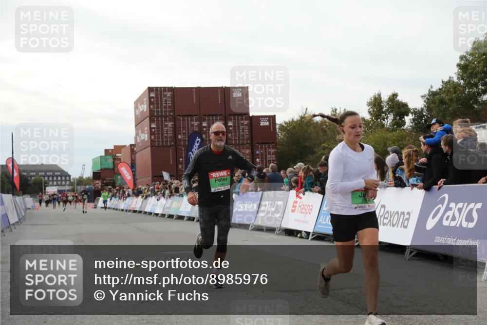 03.10.2025 - Köhlbrandbrückenlauf Yannick Fuchs http://msf.ph/oto/8985976 03.10.2025 16:10:40 Ziel 7534, 7549, 7552, 7562, 8153, 8950 meine-sportfotos.de