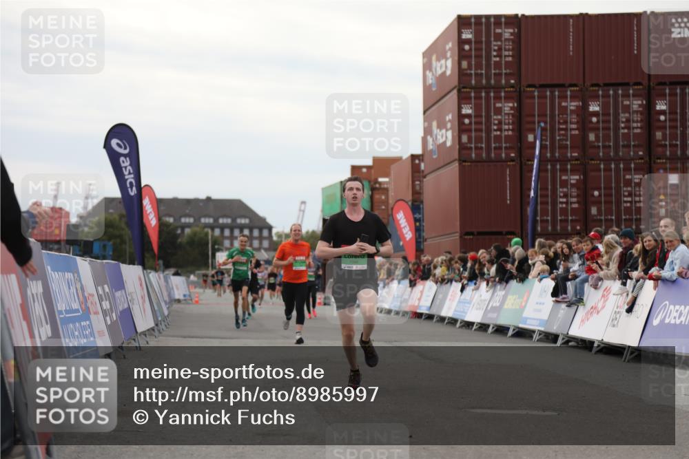 03.10.2025 - Köhlbrandbrückenlauf Yannick Fuchs http://msf.ph/oto/8985997 03.10.2025 15:58:17 Ziel 7095, 7096, 7104, 9340, 9659 meine-sportfotos.de