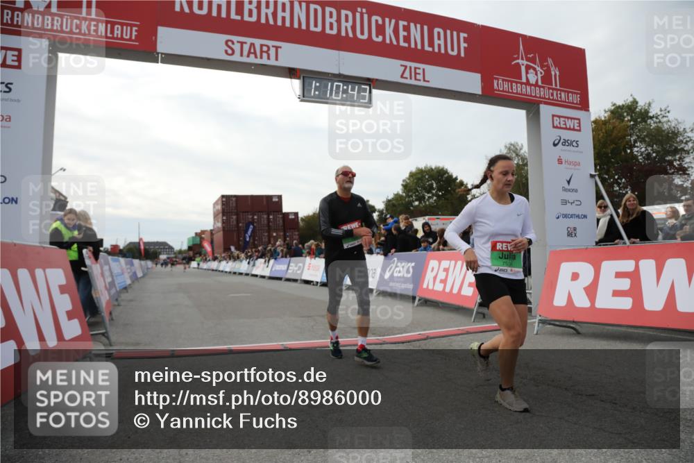 03.10.2025 - Köhlbrandbrückenlauf Yannick Fuchs http://msf.ph/oto/8986000 03.10.2025 16:10:42 Ziel 7534, 7549, 7552, 8950 meine-sportfotos.de