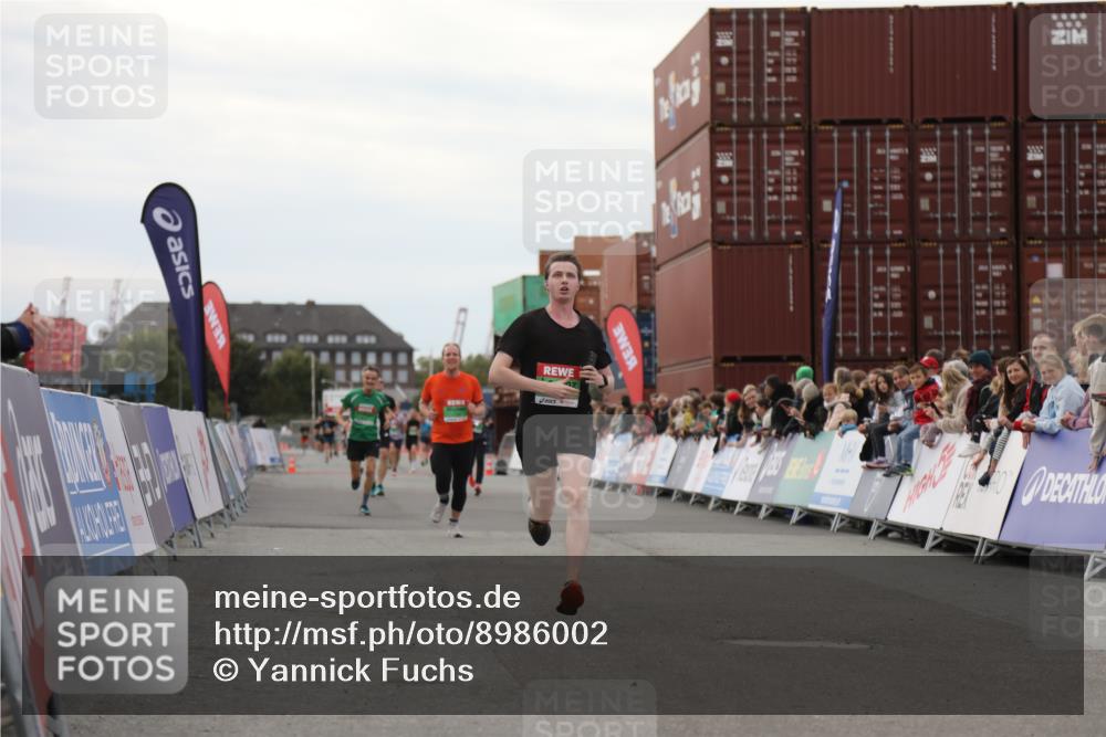 03.10.2025 - Köhlbrandbrückenlauf Yannick Fuchs http://msf.ph/oto/8986002 03.10.2025 15:58:17 Ziel 7095, 7096, 7104, 9340, 9659 meine-sportfotos.de