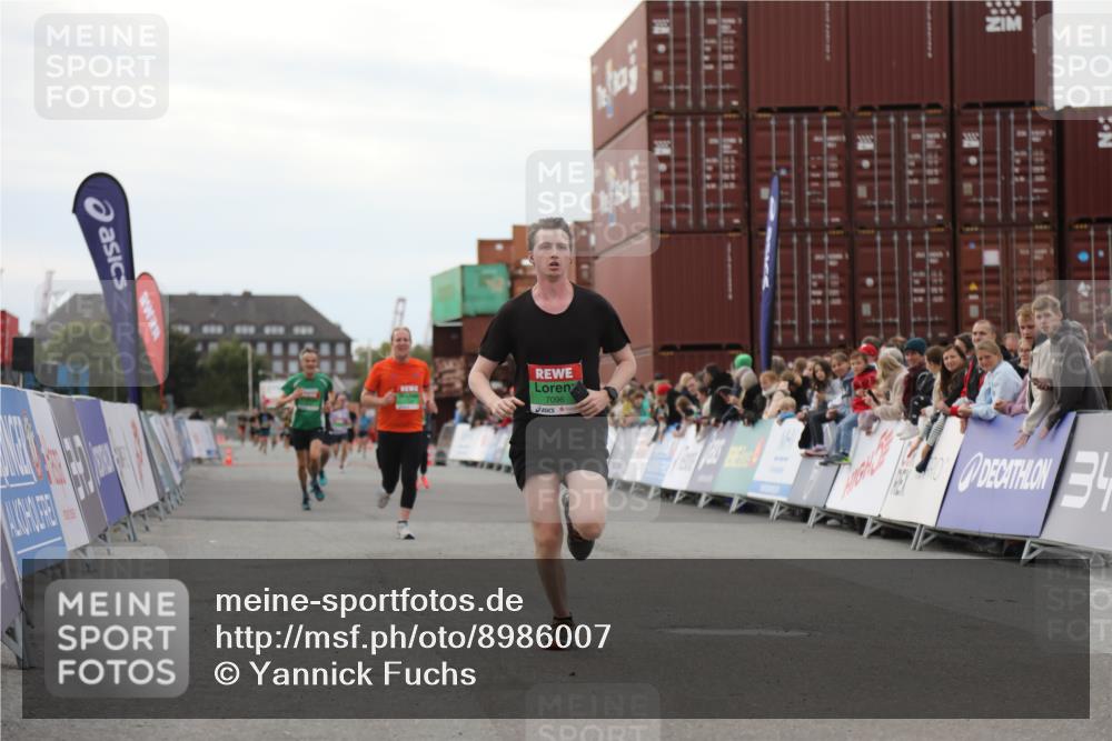 03.10.2025 - Köhlbrandbrückenlauf Yannick Fuchs http://msf.ph/oto/8986007 03.10.2025 15:58:17 Ziel 7095, 7096, 7104, 9340, 9659 meine-sportfotos.de