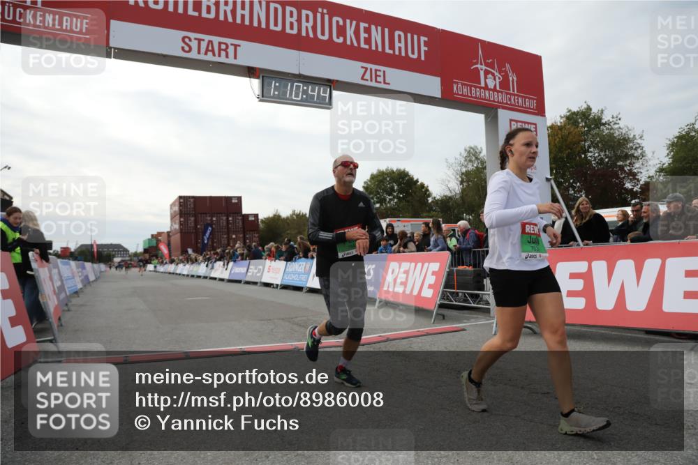 03.10.2025 - Köhlbrandbrückenlauf Yannick Fuchs http://msf.ph/oto/8986008 03.10.2025 16:10:42 Ziel 7534, 7549, 7552, 8950 meine-sportfotos.de