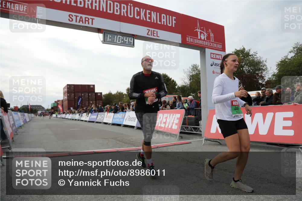 03.10.2025 - Köhlbrandbrückenlauf Yannick Fuchs http://msf.ph/oto/8986011 03.10.2025 16:10:42 Ziel 7534, 7549, 7552, 8950 meine-sportfotos.de