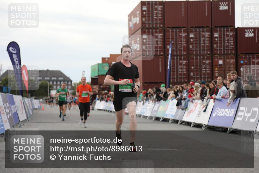 03.10.2025 - Köhlbrandbrückenlauf Yannick Fuchs http://msf.ph/oto/8986013 03.10.2025 15:58:18 Ziel 7095, 7096, 7104, 9340, 9659 meine-sportfotos.de
