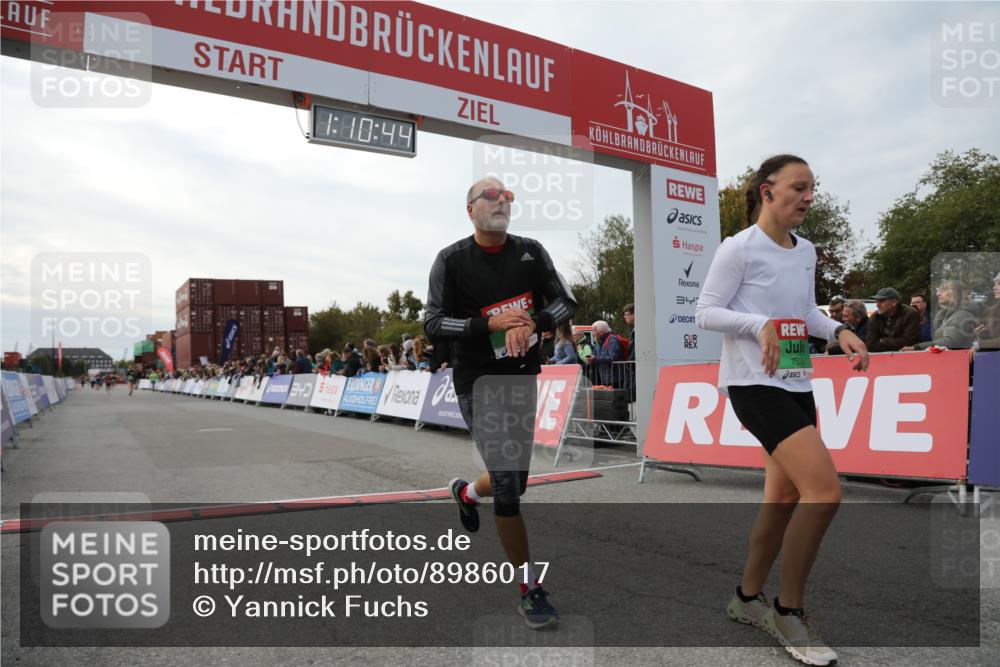 03.10.2025 - Köhlbrandbrückenlauf Yannick Fuchs http://msf.ph/oto/8986017 03.10.2025 16:10:42 Ziel 7534, 7549, 7552, 8950 meine-sportfotos.de