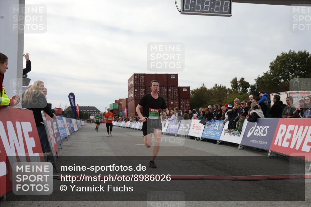 03.10.2025 - Köhlbrandbrückenlauf Yannick Fuchs http://msf.ph/oto/8986026 03.10.2025 15:58:18 Ziel 7095, 7096, 7104, 9340, 9659 meine-sportfotos.de