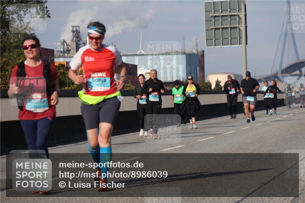 03.10.2025 - Köhlbrandbrückenlauf Luisa Fischer http://msf.ph/oto/8986039 03.10.2025 11:18:35 Position 3 3413, 3412 meine-sportfotos.de