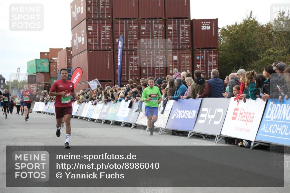 03.10.2025 - Köhlbrandbrückenlauf Yannick Fuchs http://msf.ph/oto/8986040 03.10.2025 16:10:54 Ziel 7226, 7834, 8775, 8776, 9169, 9201, 9474 meine-sportfotos.de