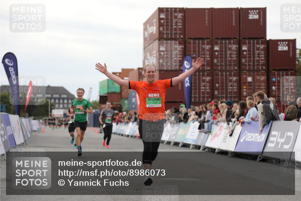 03.10.2025 - Köhlbrandbrückenlauf Yannick Fuchs http://msf.ph/oto/8986073 03.10.2025 15:58:21 Ziel 7095, 7096, 7104, 9340, 9659 meine-sportfotos.de
