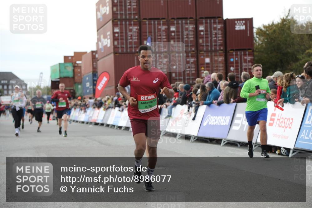 03.10.2025 - Köhlbrandbrückenlauf Yannick Fuchs http://msf.ph/oto/8986077 03.10.2025 16:10:56 Ziel 7226, 7834, 8775, 8776, 9169, 9201, 9474 meine-sportfotos.de
