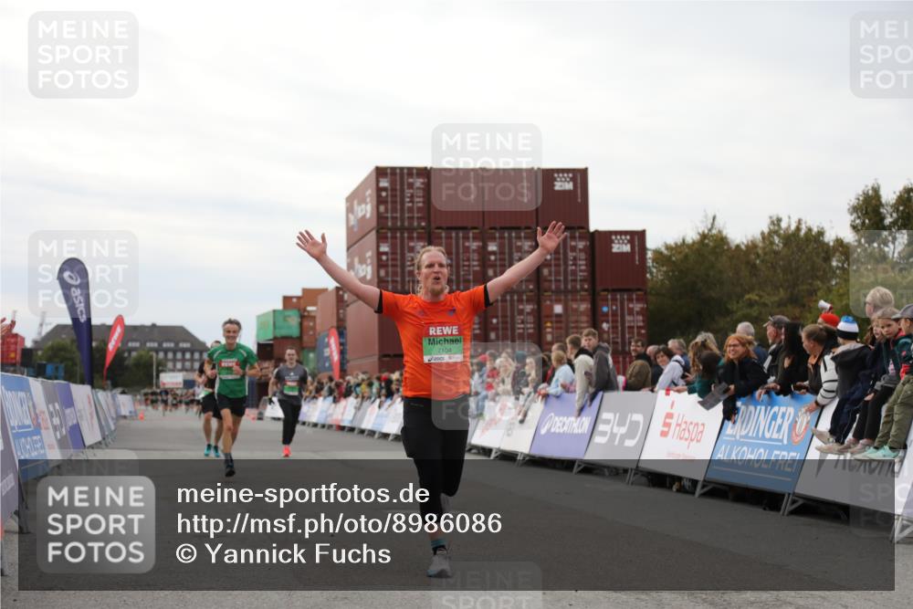 03.10.2025 - Köhlbrandbrückenlauf Yannick Fuchs http://msf.ph/oto/8986086 03.10.2025 15:58:21 Ziel 7095, 7096, 7104, 9340, 9659 meine-sportfotos.de