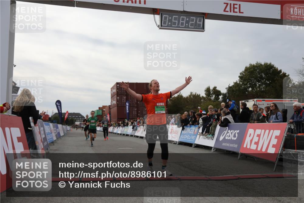 03.10.2025 - Köhlbrandbrückenlauf Yannick Fuchs http://msf.ph/oto/8986101 03.10.2025 15:58:22 Ziel 7095, 7096, 7104, 9340, 9659 meine-sportfotos.de