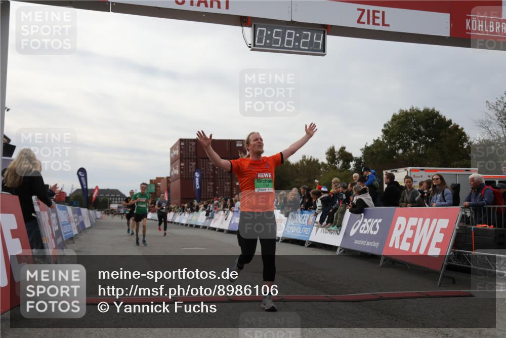 03.10.2025 - Köhlbrandbrückenlauf Yannick Fuchs http://msf.ph/oto/8986106 03.10.2025 15:58:23 Ziel 7095, 7104, 7121, 9340, 9659 meine-sportfotos.de