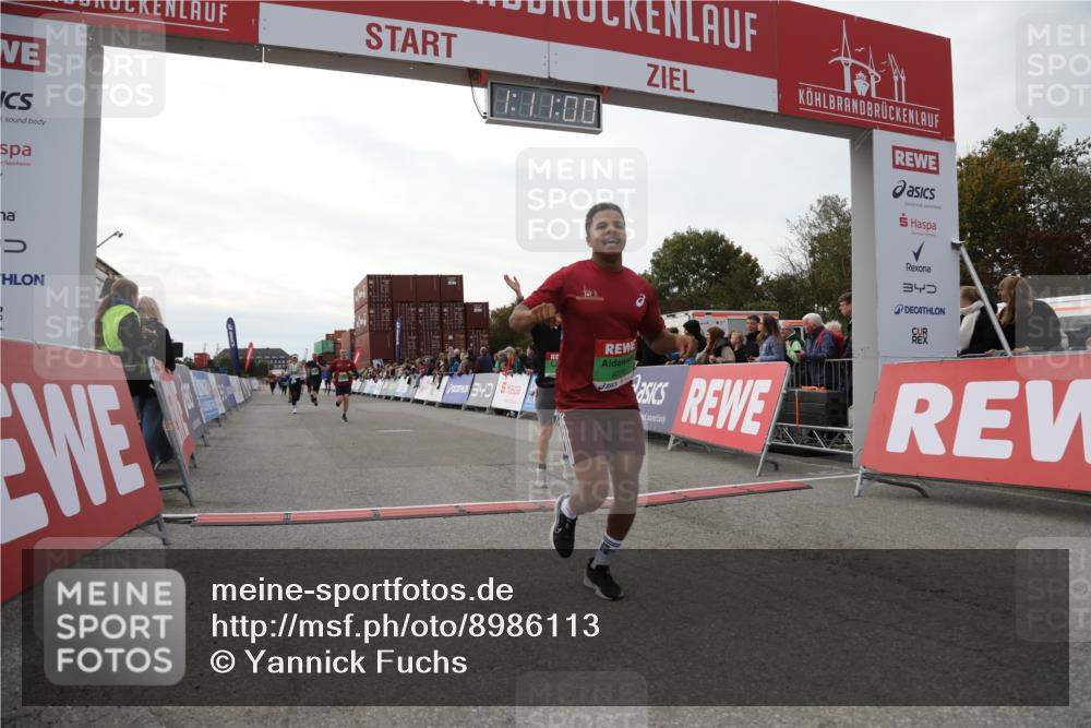 03.10.2025 - Köhlbrandbrückenlauf Yannick Fuchs http://msf.ph/oto/8986113 03.10.2025 16:10:58 Ziel 7226, 7834, 8220, 8775, 8776, 9201, 9474 meine-sportfotos.de