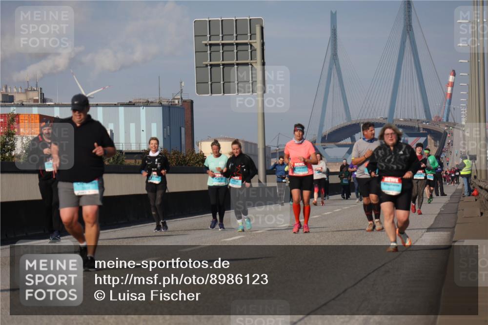 03.10.2025 - Köhlbrandbrückenlauf Luisa Fischer http://msf.ph/oto/8986123 03.10.2025 11:18:49 Position 3  meine-sportfotos.de