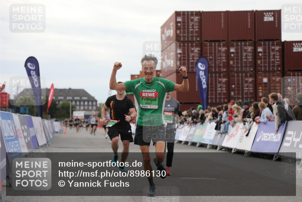 03.10.2025 - Köhlbrandbrückenlauf Yannick Fuchs http://msf.ph/oto/8986130 03.10.2025 15:58:24 Ziel 7095, 7104, 7121, 9340, 9659 meine-sportfotos.de