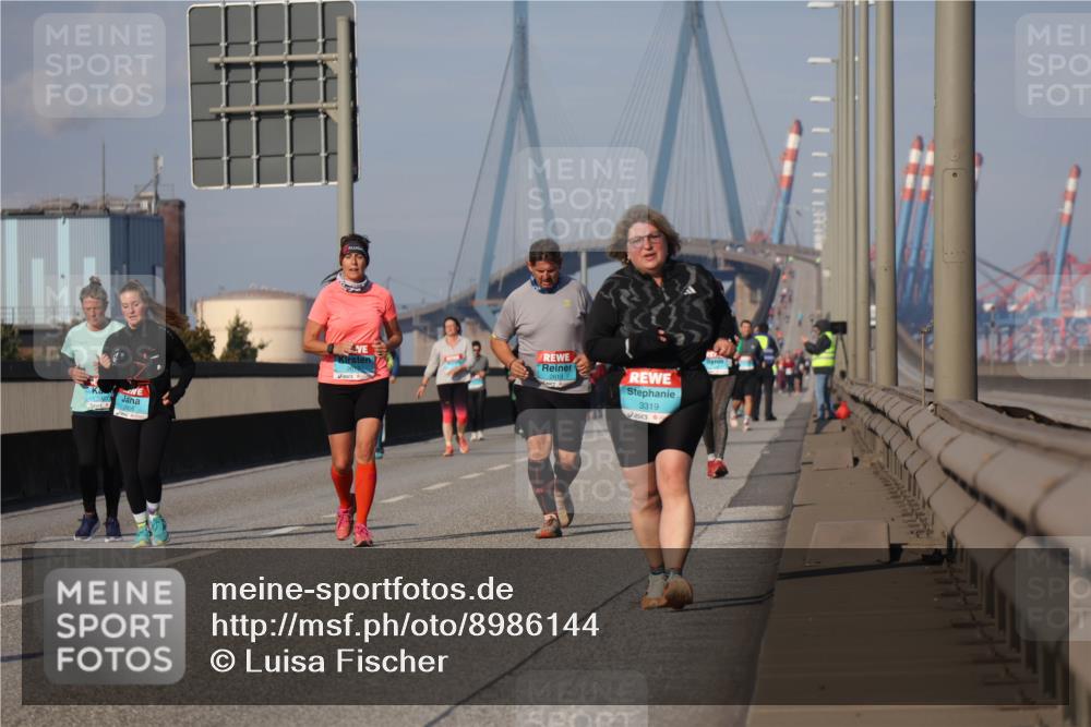 03.10.2025 - Köhlbrandbrückenlauf Luisa Fischer http://msf.ph/oto/8986144 03.10.2025 11:18:52 Position 3 2027, 2926, 2613, 3319 meine-sportfotos.de