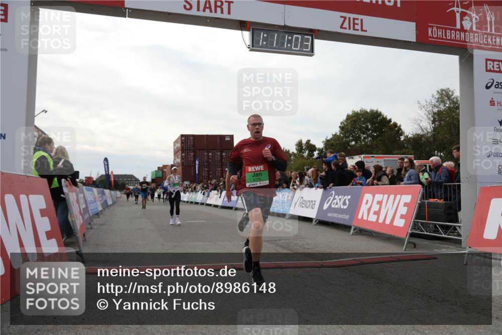 03.10.2025 - Köhlbrandbrückenlauf Yannick Fuchs http://msf.ph/oto/8986148 03.10.2025 16:11:01 Ziel 7226, 7363, 7834, 8059, 8220, 8490, 8592, 8775, 8776, 8923, 9201, 9474 meine-sportfotos.de