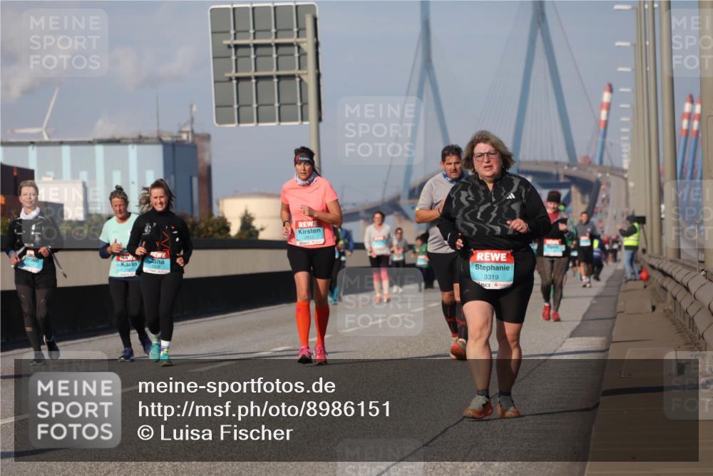 03.10.2025 - Köhlbrandbrückenlauf Luisa Fischer http://msf.ph/oto/8986151 03.10.2025 11:18:53 Position 3 2926, 2612, 3319 meine-sportfotos.de