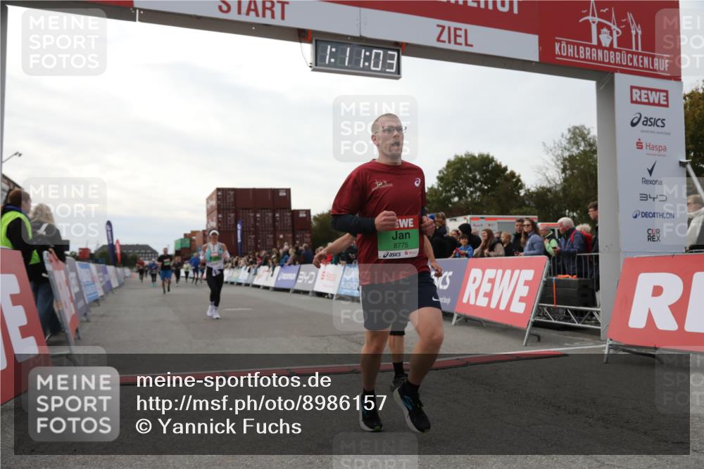 03.10.2025 - Köhlbrandbrückenlauf Yannick Fuchs http://msf.ph/oto/8986157 03.10.2025 16:11:01 Ziel 7226, 7363, 7834, 8059, 8220, 8490, 8592, 8775, 8776, 8923, 9201, 9474 meine-sportfotos.de