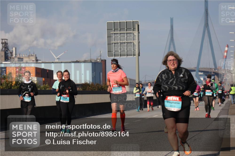 03.10.2025 - Köhlbrandbrückenlauf Luisa Fischer http://msf.ph/oto/8986164 03.10.2025 11:18:56 Position 3 2612, 2926, 3319 meine-sportfotos.de