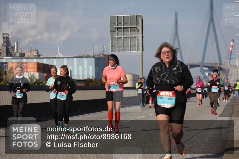 03.10.2025 - Köhlbrandbrückenlauf Luisa Fischer http://msf.ph/oto/8986168 03.10.2025 11:18:56 Position 3 2926, 2612, 3319 meine-sportfotos.de