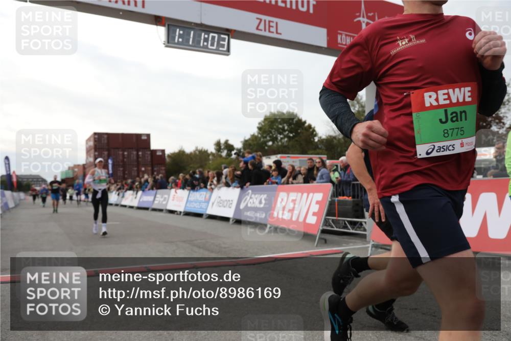 03.10.2025 - Köhlbrandbrückenlauf Yannick Fuchs http://msf.ph/oto/8986169 03.10.2025 16:11:02 Ziel 7226, 7363, 7834, 8059, 8220, 8490, 8592, 8775, 8923, 9201, 9474, 9710 meine-sportfotos.de