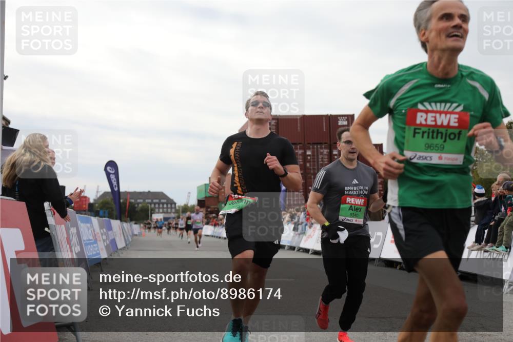 03.10.2025 - Köhlbrandbrückenlauf Yannick Fuchs http://msf.ph/oto/8986174 03.10.2025 15:58:26 Ziel 7095, 7104, 7121, 9340, 9659, 9715 meine-sportfotos.de