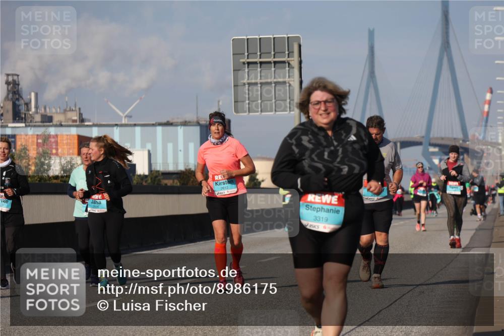 03.10.2025 - Köhlbrandbrückenlauf Luisa Fischer http://msf.ph/oto/8986175 03.10.2025 11:18:57 Position 3 2926, 2612, 3319 meine-sportfotos.de