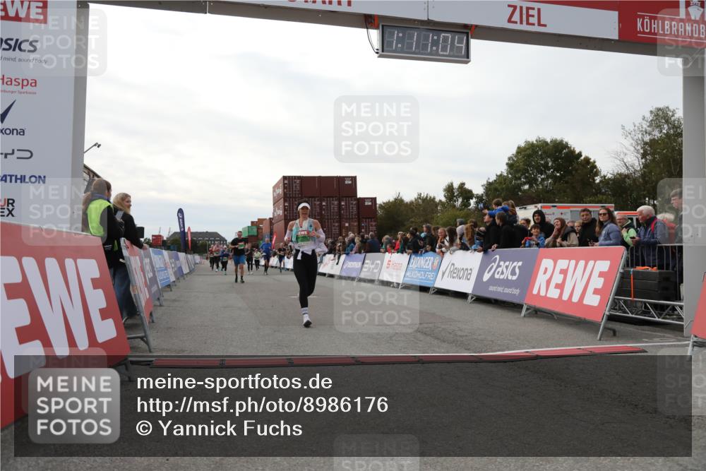 03.10.2025 - Köhlbrandbrückenlauf Yannick Fuchs http://msf.ph/oto/8986176 03.10.2025 16:11:02 Ziel 7226, 7363, 7834, 8059, 8220, 8490, 8592, 8775, 8923, 9201, 9474, 9710 meine-sportfotos.de