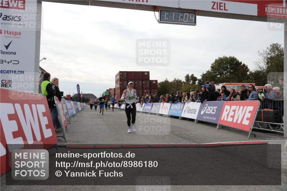 03.10.2025 - Köhlbrandbrückenlauf Yannick Fuchs http://msf.ph/oto/8986180 03.10.2025 16:11:02 Ziel 7226, 7363, 7834, 8059, 8220, 8490, 8592, 8775, 8923, 9201, 9474, 9710 meine-sportfotos.de