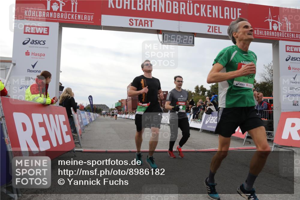 03.10.2025 - Köhlbrandbrückenlauf Yannick Fuchs http://msf.ph/oto/8986182 03.10.2025 15:58:26 Ziel 7095, 7104, 7121, 9340, 9659, 9715 meine-sportfotos.de