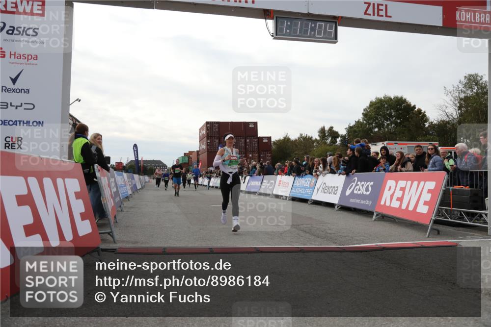 03.10.2025 - Köhlbrandbrückenlauf Yannick Fuchs http://msf.ph/oto/8986184 03.10.2025 16:11:02 Ziel 7226, 7363, 7834, 8059, 8220, 8490, 8592, 8775, 8923, 9201, 9474, 9710 meine-sportfotos.de