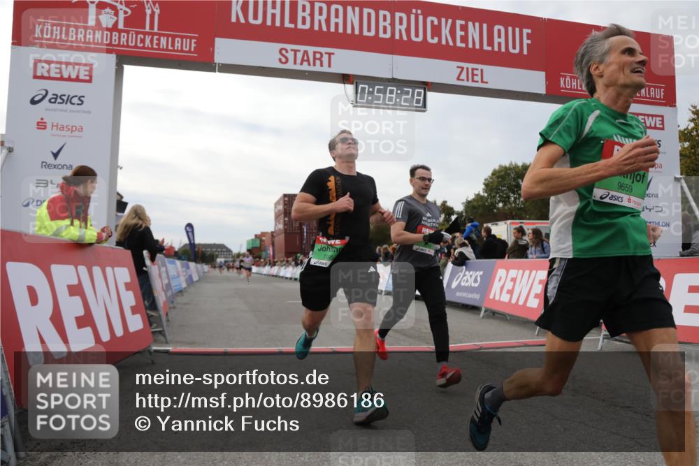 03.10.2025 - Köhlbrandbrückenlauf Yannick Fuchs http://msf.ph/oto/8986186 03.10.2025 15:58:26 Ziel 7095, 7104, 7121, 9340, 9659, 9715 meine-sportfotos.de