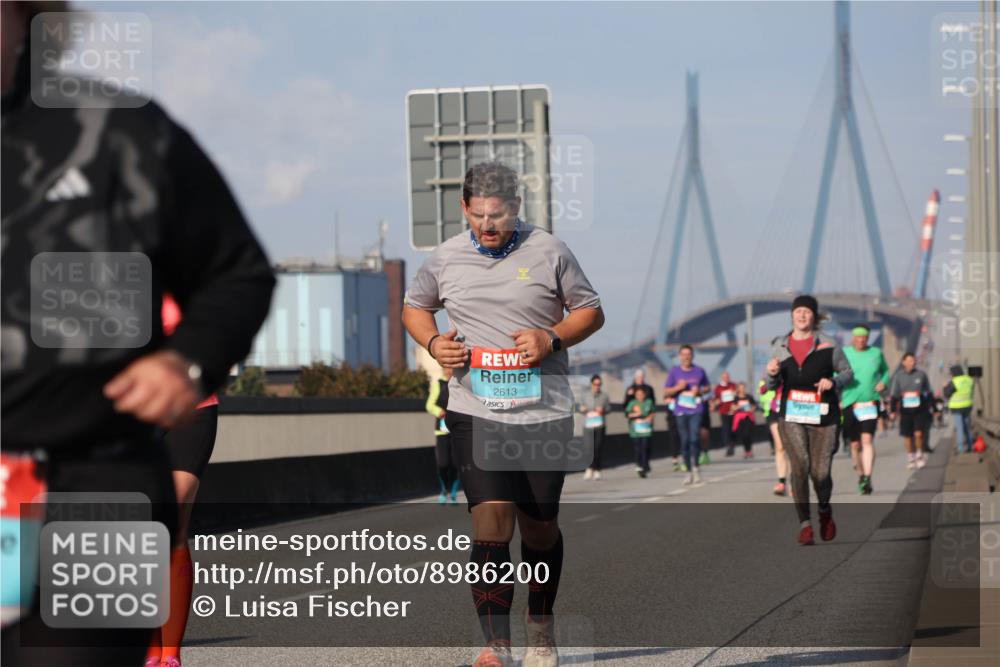 03.10.2025 - Köhlbrandbrückenlauf Luisa Fischer http://msf.ph/oto/8986200 03.10.2025 11:19:01 Position 3 2613 meine-sportfotos.de