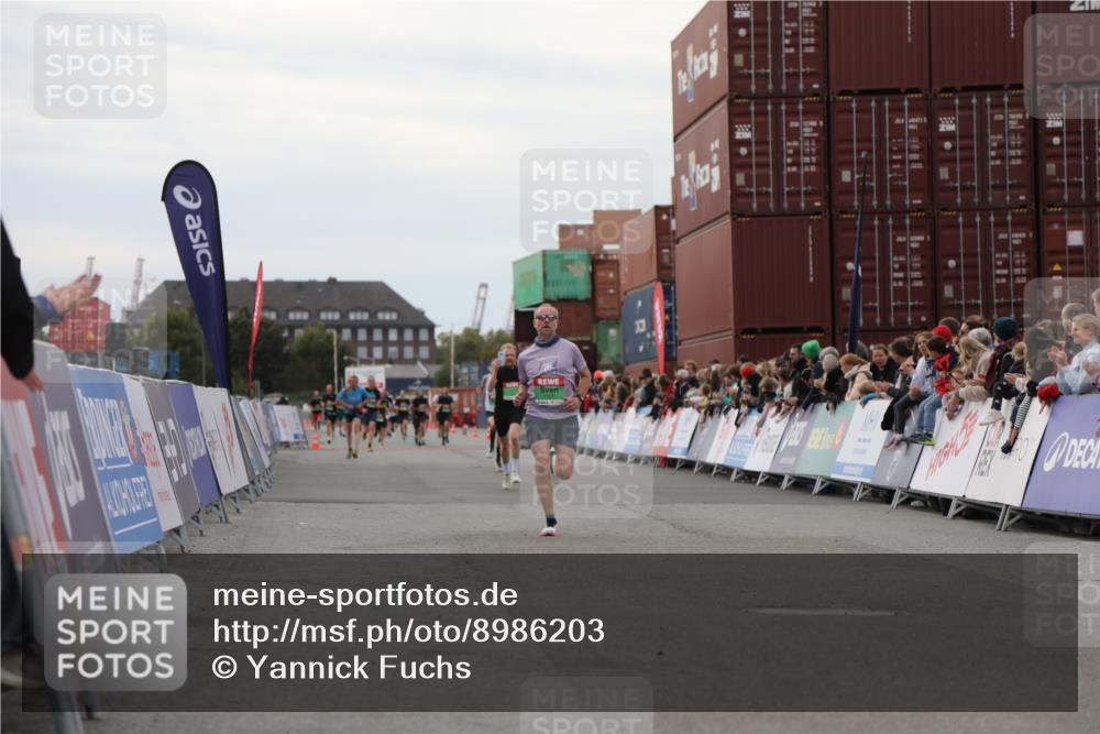 03.10.2025 - Köhlbrandbrückenlauf Yannick Fuchs http://msf.ph/oto/8986203 03.10.2025 15:58:28 Ziel 7095, 7121, 9057, 9340, 9659, 9715 meine-sportfotos.de
