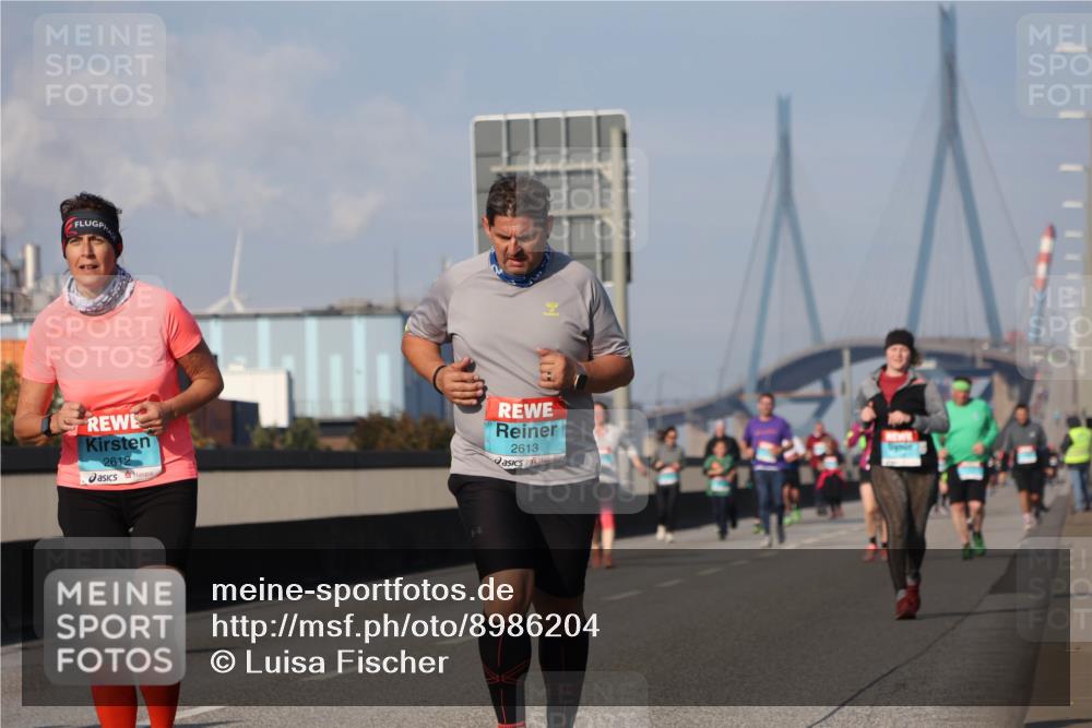 03.10.2025 - Köhlbrandbrückenlauf Luisa Fischer http://msf.ph/oto/8986204 03.10.2025 11:19:02 Position 3 2612, 2613 meine-sportfotos.de