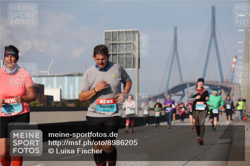 03.10.2025 - Köhlbrandbrückenlauf Luisa Fischer http://msf.ph/oto/8986205 03.10.2025 11:19:02 Position 3 2612, 2613 meine-sportfotos.de