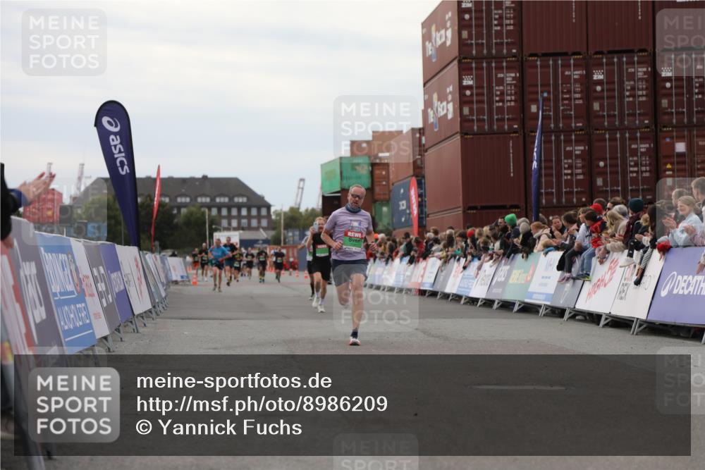 03.10.2025 - Köhlbrandbrückenlauf Yannick Fuchs http://msf.ph/oto/8986209 03.10.2025 15:58:28 Ziel 7095, 7121, 9057, 9340, 9659, 9715 meine-sportfotos.de